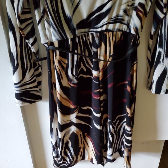 A Luxology Women's Dress Animal Print Career Evening Old Money Belted  S - Picture 7 of 12